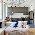 Appartement Lumineux - Vue Notre-Dame De La Garde - Les Freres De La Loc\'