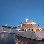 Chez L\'Habitant, Propose Grande Chambre Vieux Port Marseille