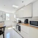 Appartement Tout Equipe Avec Terrasse A Cote Des Plages