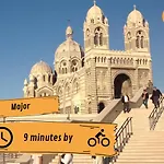 Joli Appartement - Hyper Central & Climatisation - Les Freres De La Loc\'