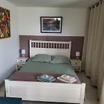 Jolie Studio En Rez De Jardin A L\'Estaque Mourepiane