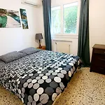 Bas De Villa Avec Piscine