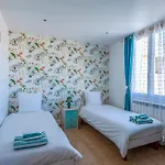 Bright Flat Close To The Beach