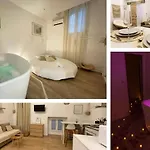 1Br With Bathtub In City Center Close Opera