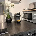 Aj - Stylish Pied-A-Terre A La Joliette - Parking