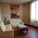 Chambre Schweppes Dans Maison, Salle De Bain Et Sejour A Partager