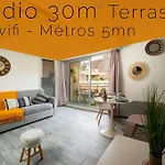 Appartement Climatise Tout Equipe Avec Balcon Au Coeur De Marseille