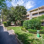 Appartement Climatise Tout Equipe Avec Balcon Au Coeur De Marseille