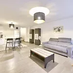Modern 2 Bedroom Flat Near Vieux Port