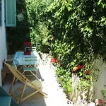 Typique Maison De Pecheurs