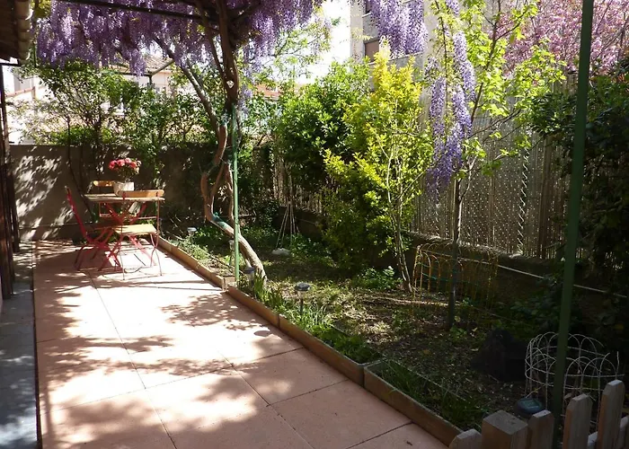 Chambre D\'Hotes Dans Mas A Marseille