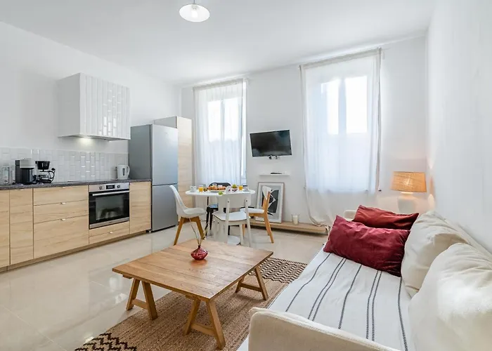 Le Borely: Appartement Climatise Avec 2 Chambres, A 800M De La Plage