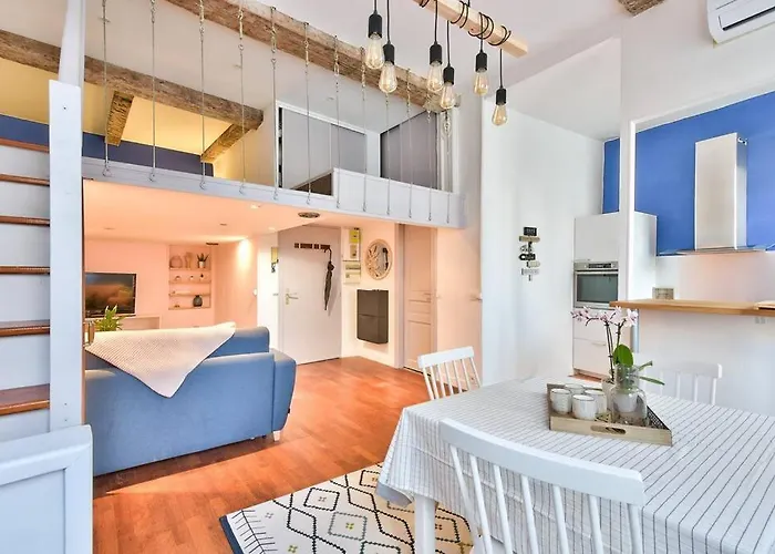 Superbe Appartement Mezzanine Au Coeur Du Panier