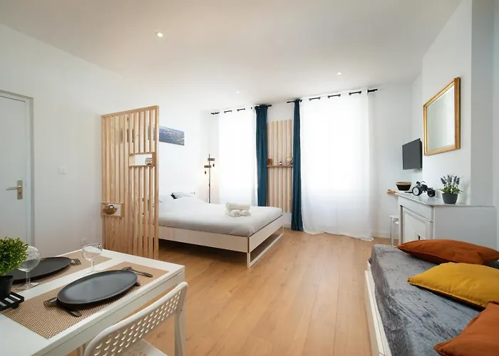 Apartment In The Heart Of Marseille Vieux Port