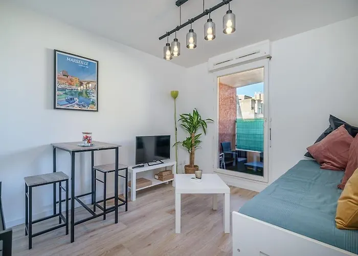 Air-Conditioned Apartment Terrace Gare St Charles