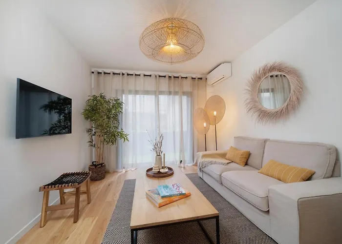 Elegant T2 A Endoume Avec Terrasse