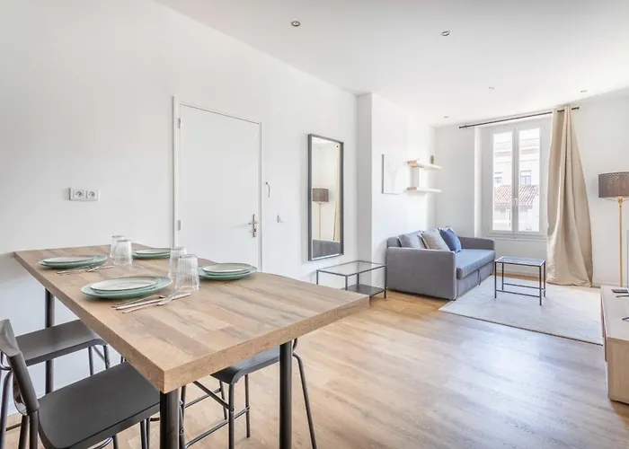 Amazing Apartment 4P1Br - Opera