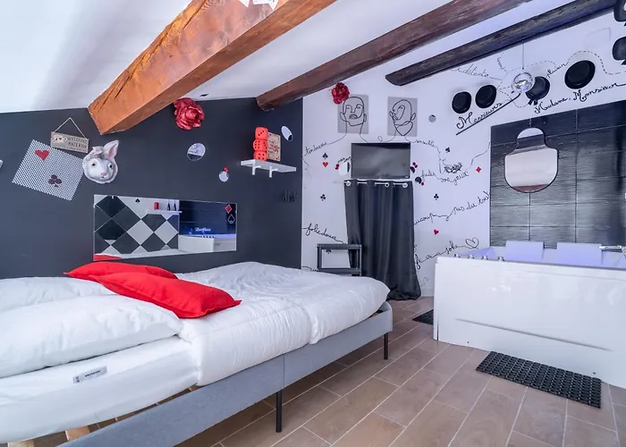Le Poker Love Jacuzzi