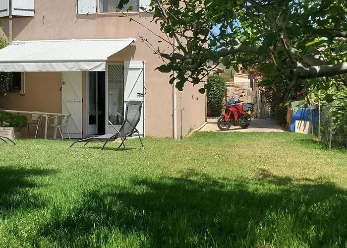Jolie Studio En Rez De Jardin A L\'Estaque Mourepiane