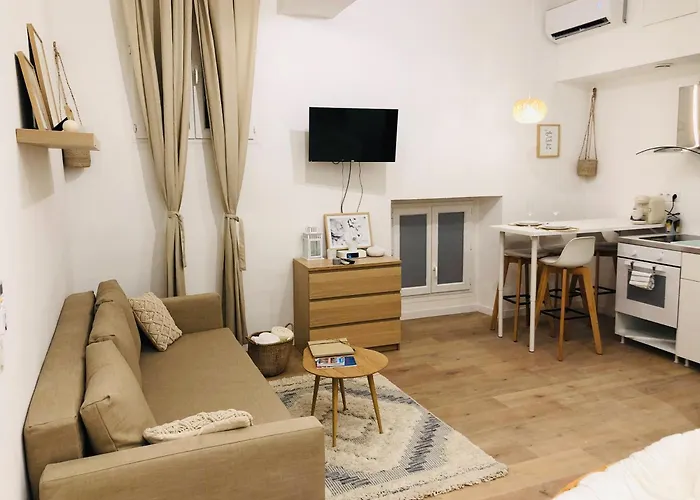 1Br With Bathtub In City Center Close Opera