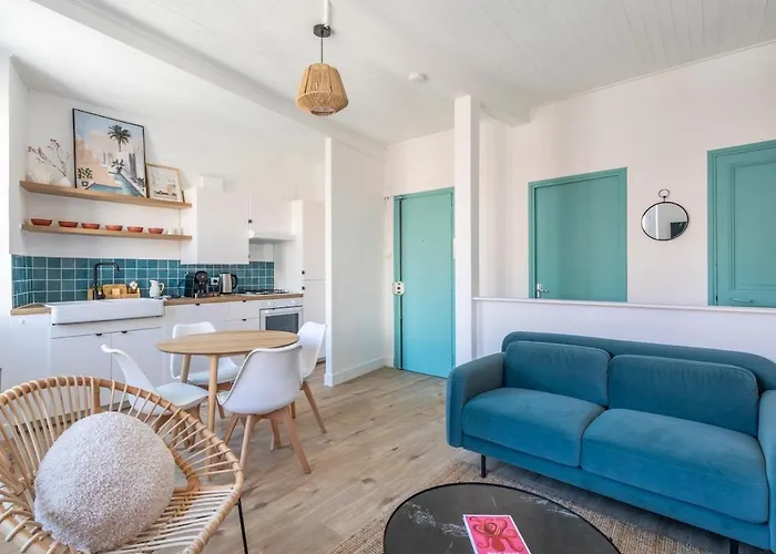Lumineux Appartement & Joliment Renove