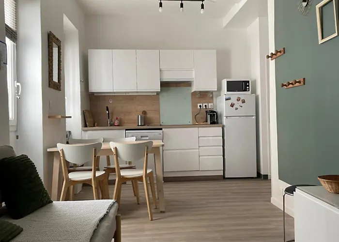 Appt 2 Chambres Au Centre Ville 4E