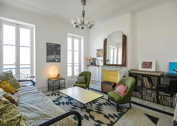1-Bedroom Apartment Near Downtown