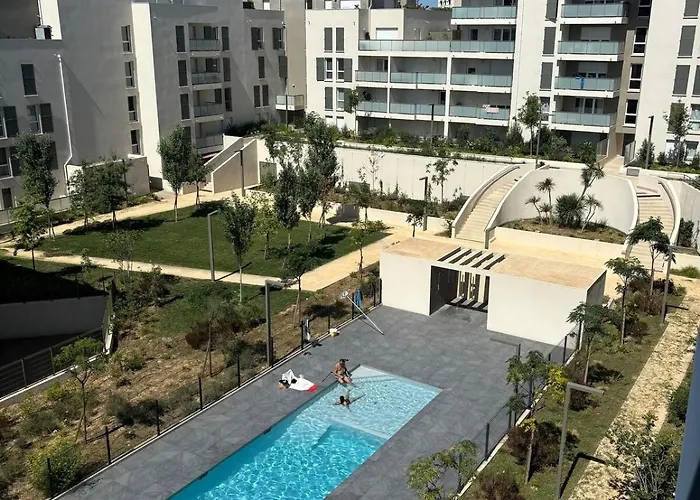 Appart T2 Avec Piscine Et Climatisation A St Just