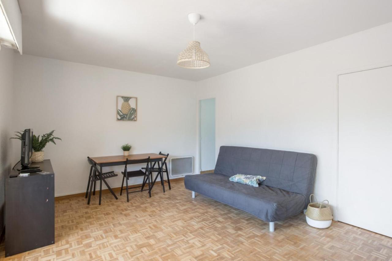 Spacious Studio W Sea View Terrace Near The Beach In Welkeys Apartment Marseille
