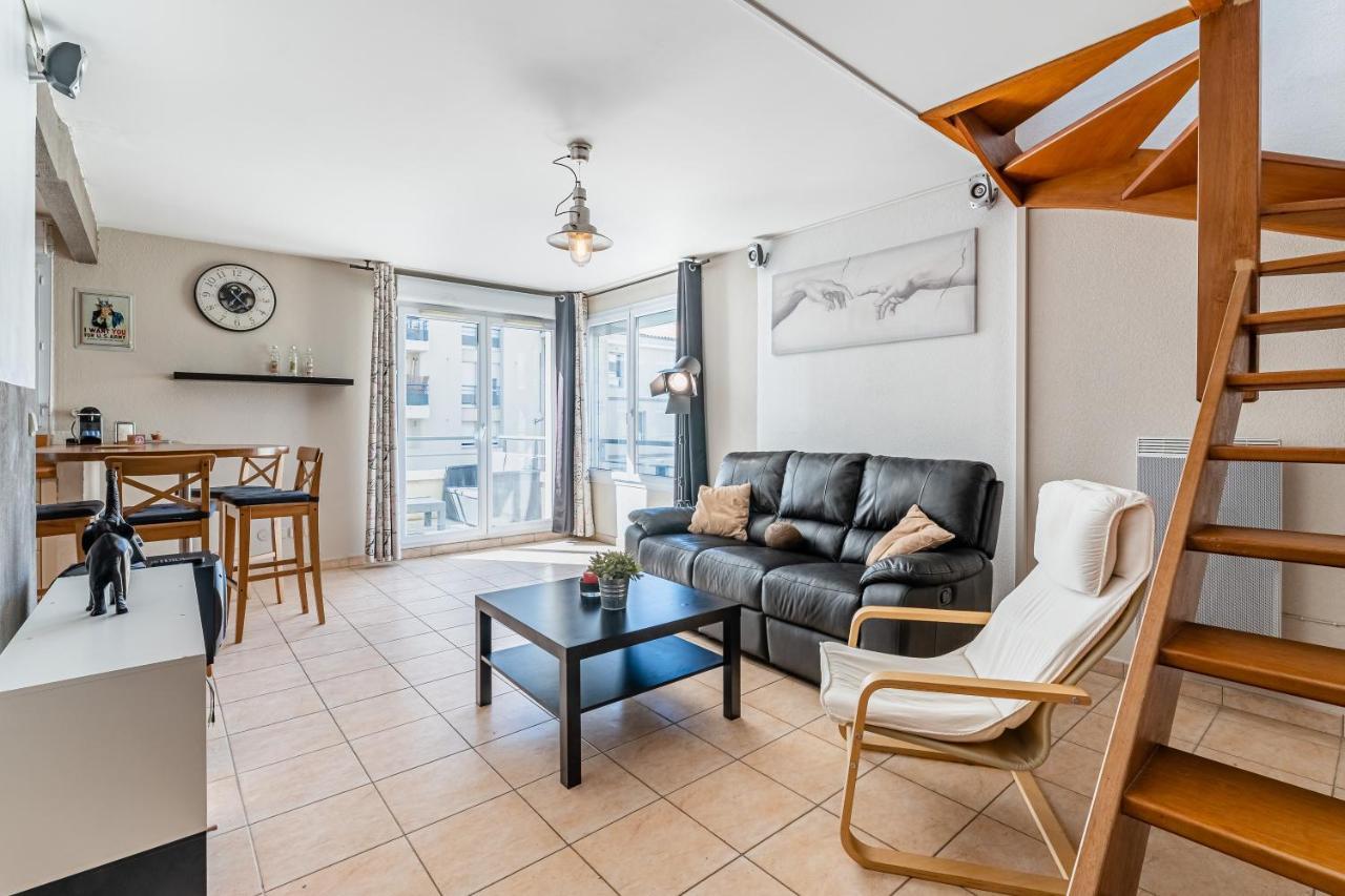 La Joliette; Duplex 2 Chambres, Parking Inclus+ Terrasse+ Ascenseur Apartment