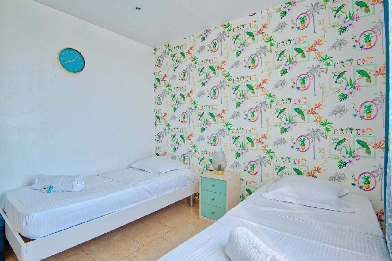 Nid Douillet De Mazargues * Marseille
