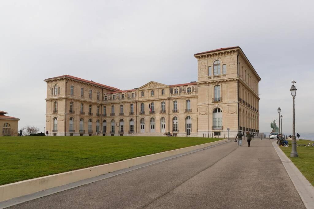 Appartement Entre Mer, Calanques Et Palais Du Pharo Marseilles