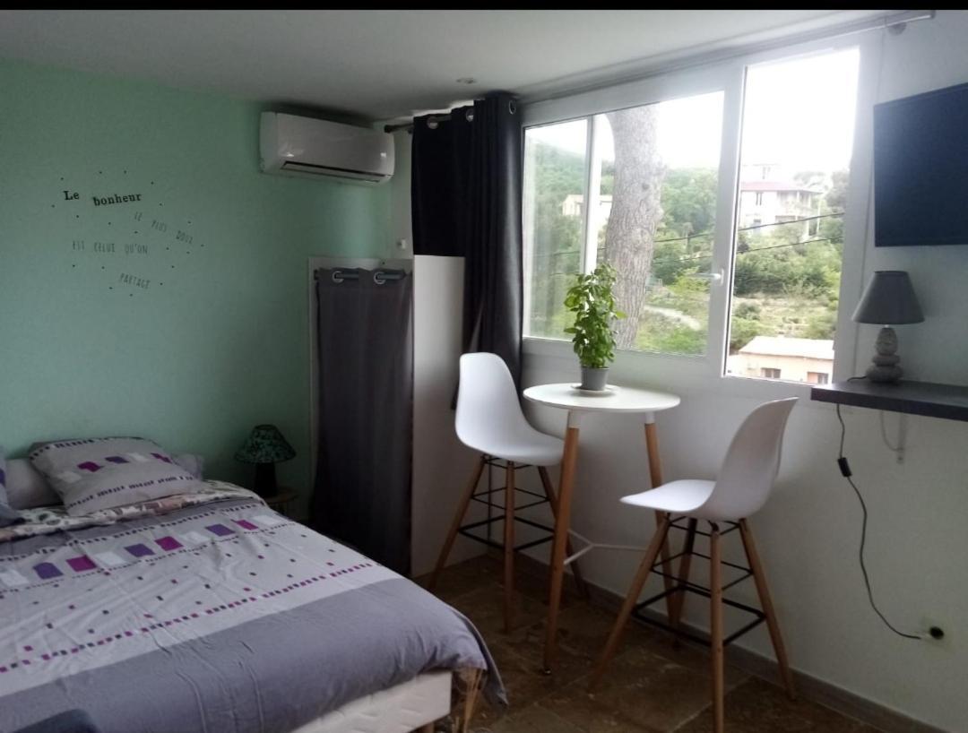 Apartment D'environ 20m2, Piscine, Vue Mer, Pour 2 Personnes
