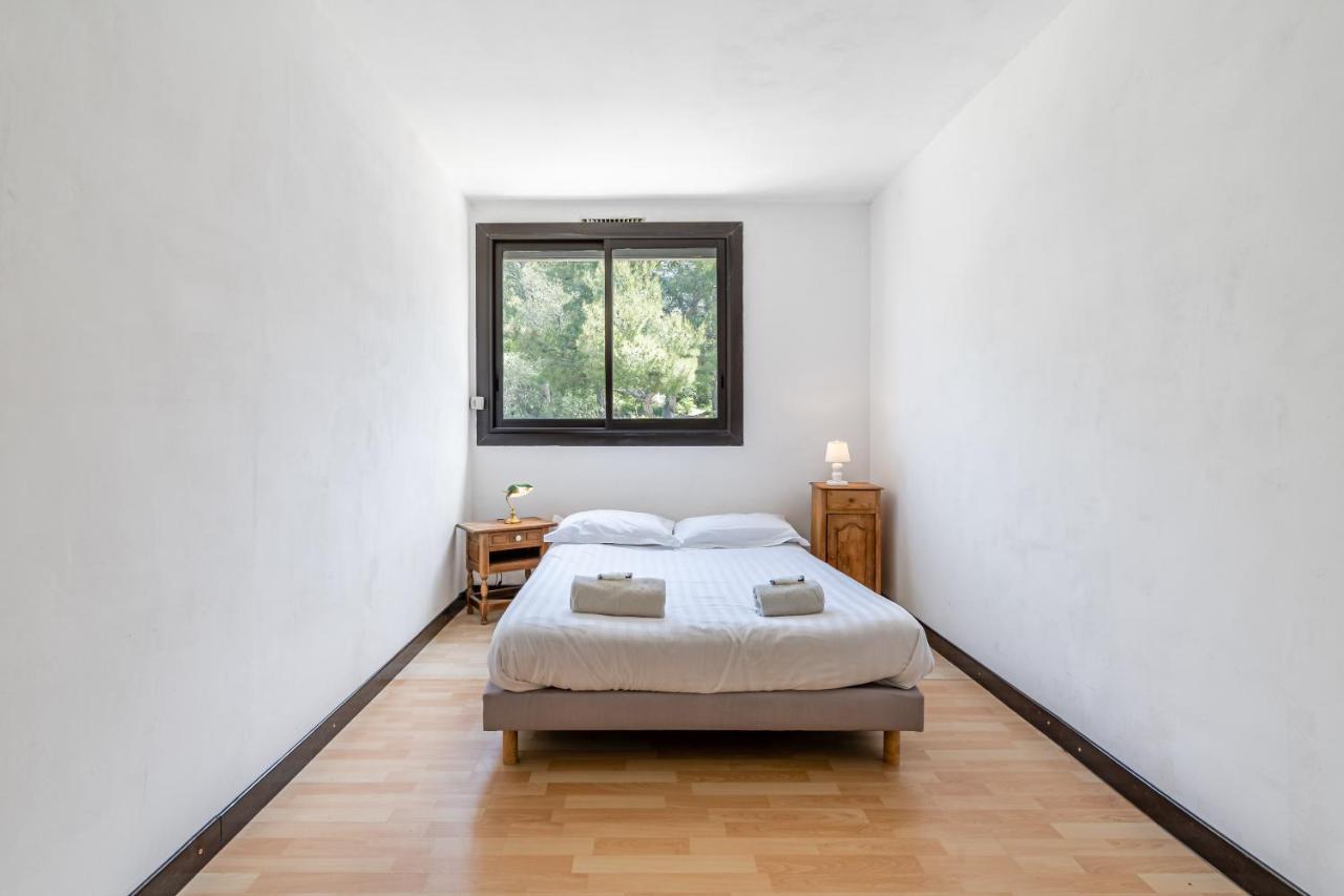 Appart N Suites: 1 Chambre Et Au Calme+ Parking+ Netflix * Marseille