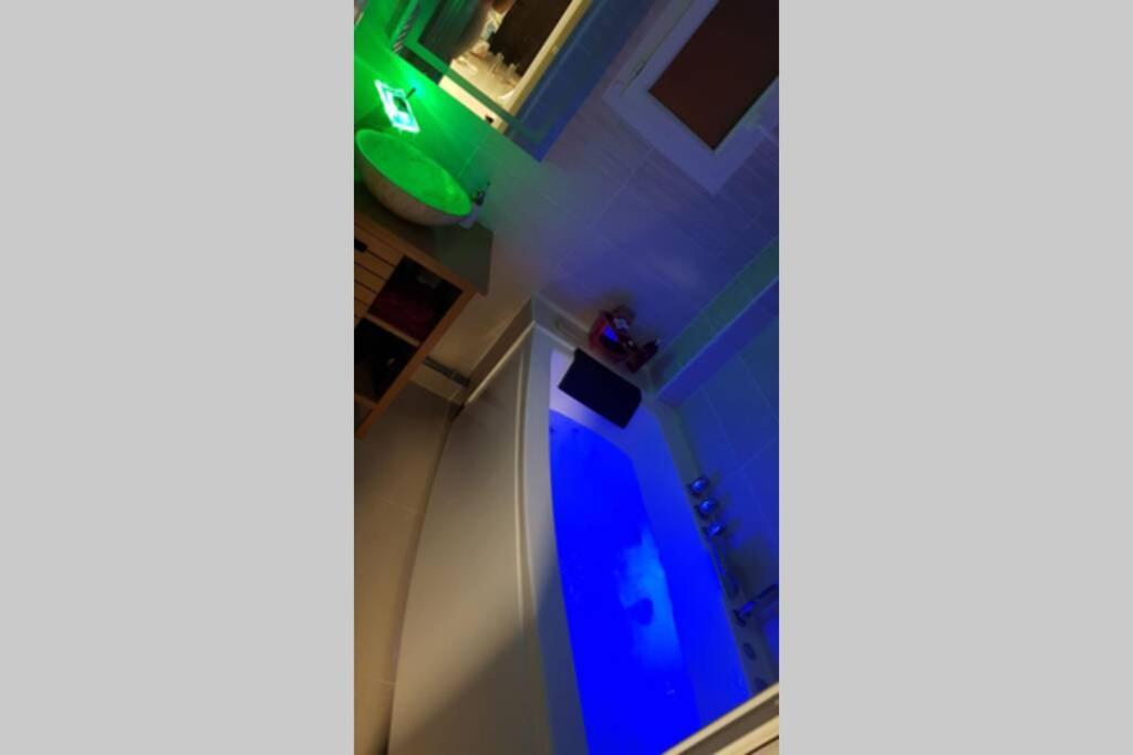 Front Vieux Port Option Jacuzzi Apartment *
