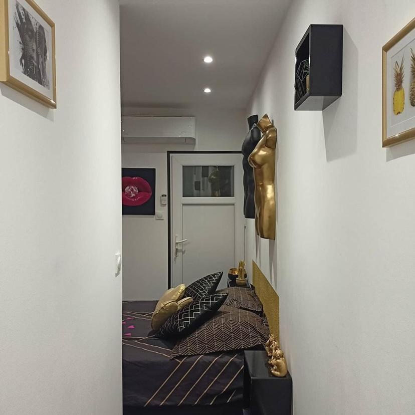 Privee Avec Jacuzzi Aparthotel *