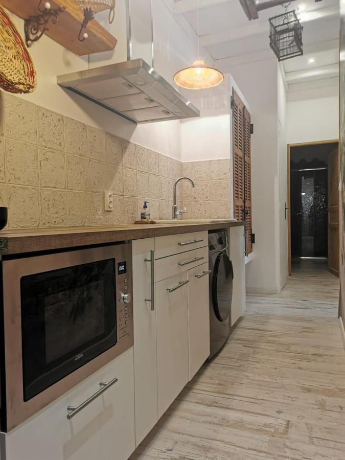 Bnb Jardin Vieux Port Panier Gasthof Marseilles