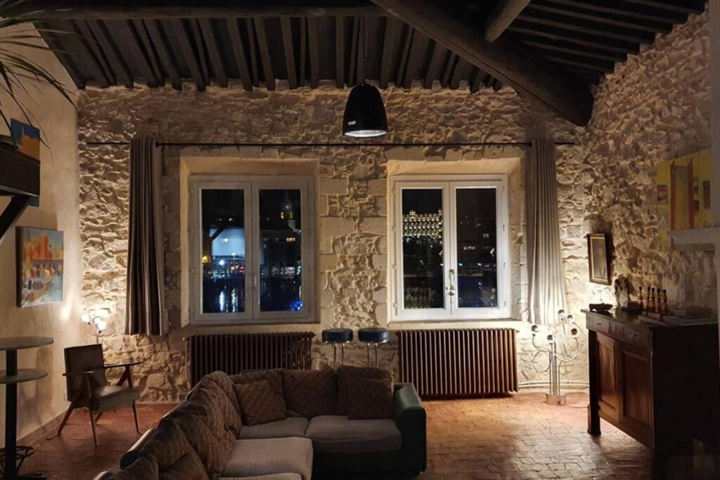 Appartement Grand Loft En Plein Coeur Du Vieux-port