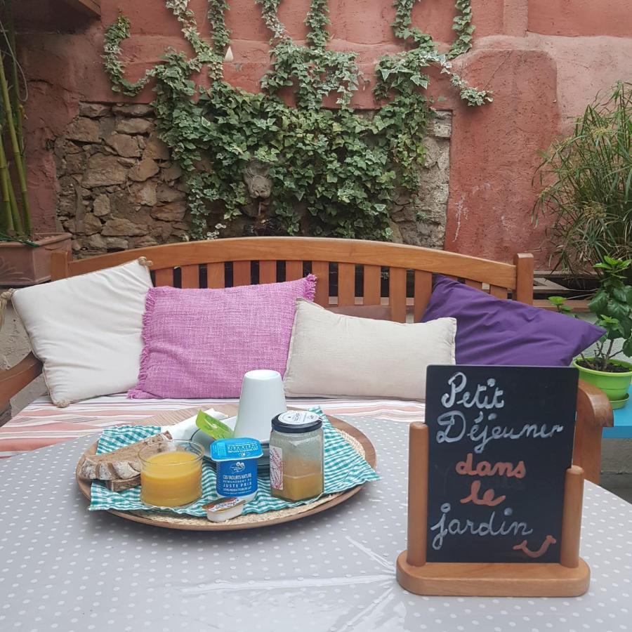 Frühstückspension Les De Jeannette Marseilles