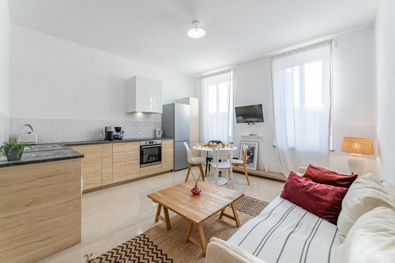 Apartment Le Borely: Climatise Avec 2 Chambres, A 800m De La Marseille