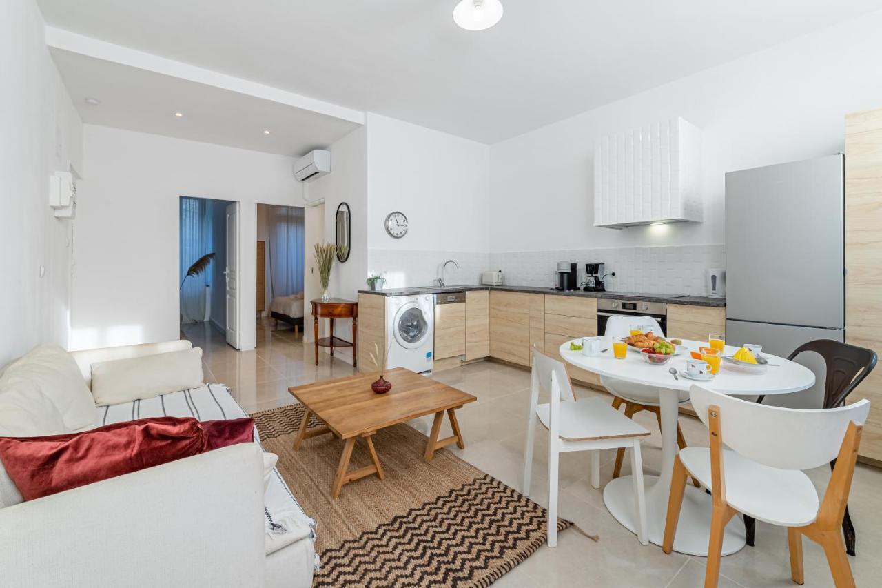 Le Borely: Climatise Avec 2 Chambres, A 800m De La
