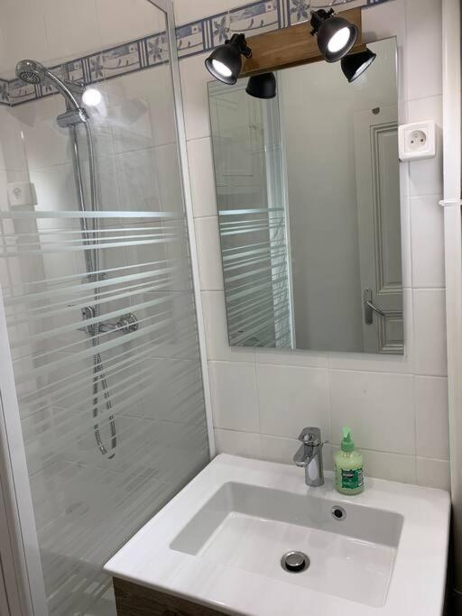 Appartement Palais Longchamps, T2 Cote Cour *