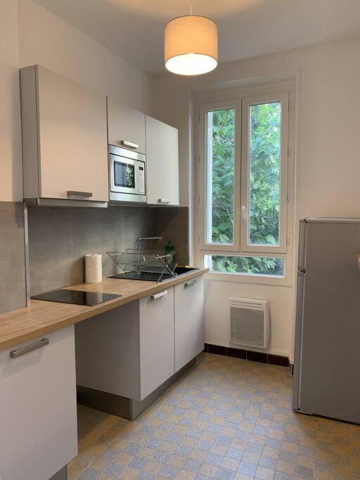 Palais Longchamps, T2 Cote Cour Appartement