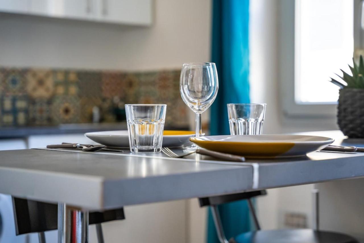 Apartment Le Grand Lovely Marseille Centre Wifi Netflix Marseilles