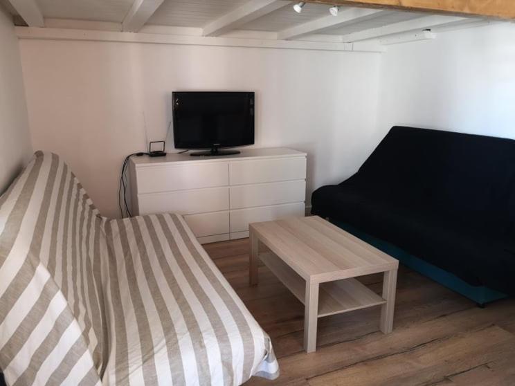 Apartment Location Studio Mer, Ile Du Frioul, Marseille