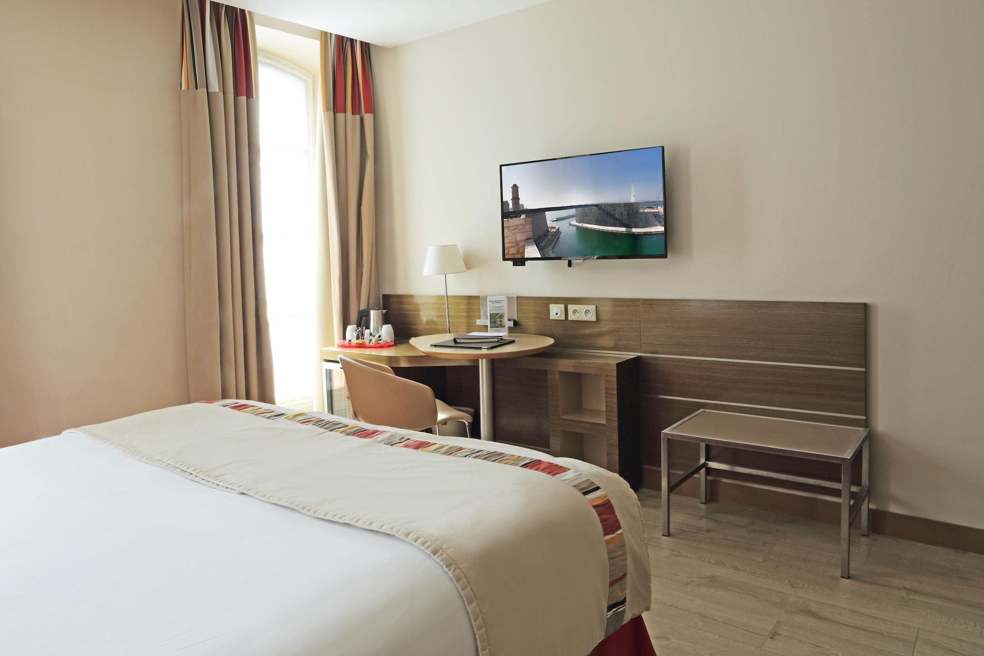 Western La Joliette Hotel 4*