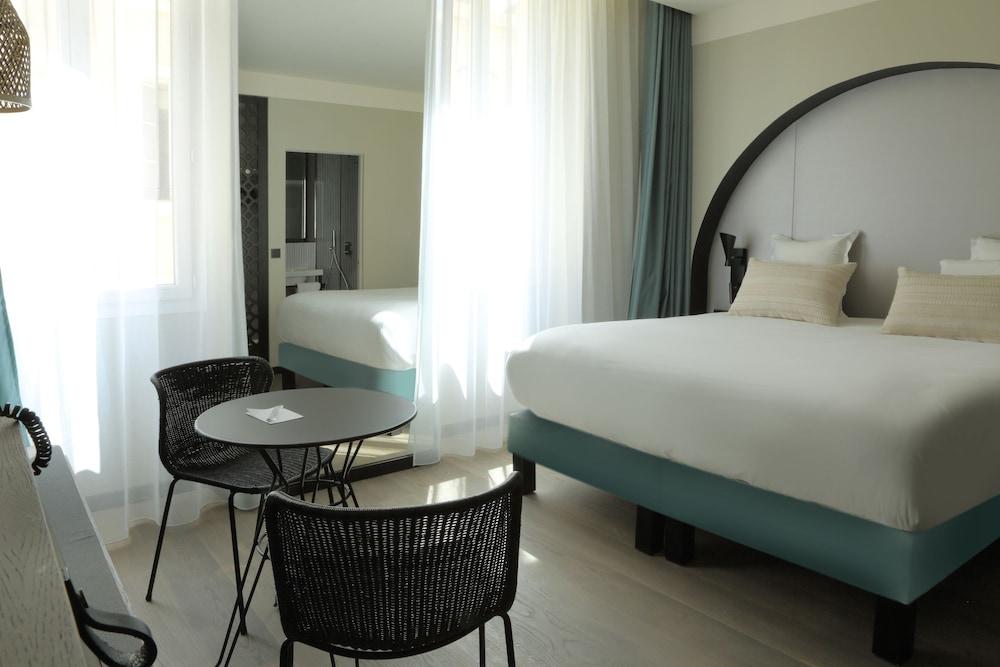 Western La Joliette Hotel 4*