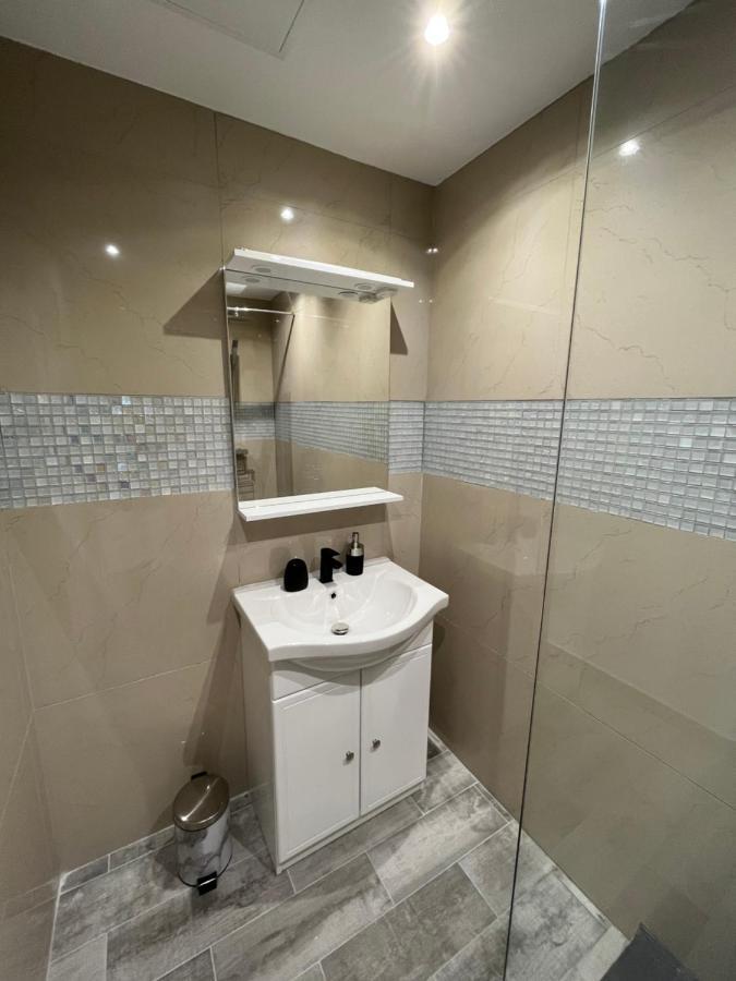 Location 9eme Appartement *