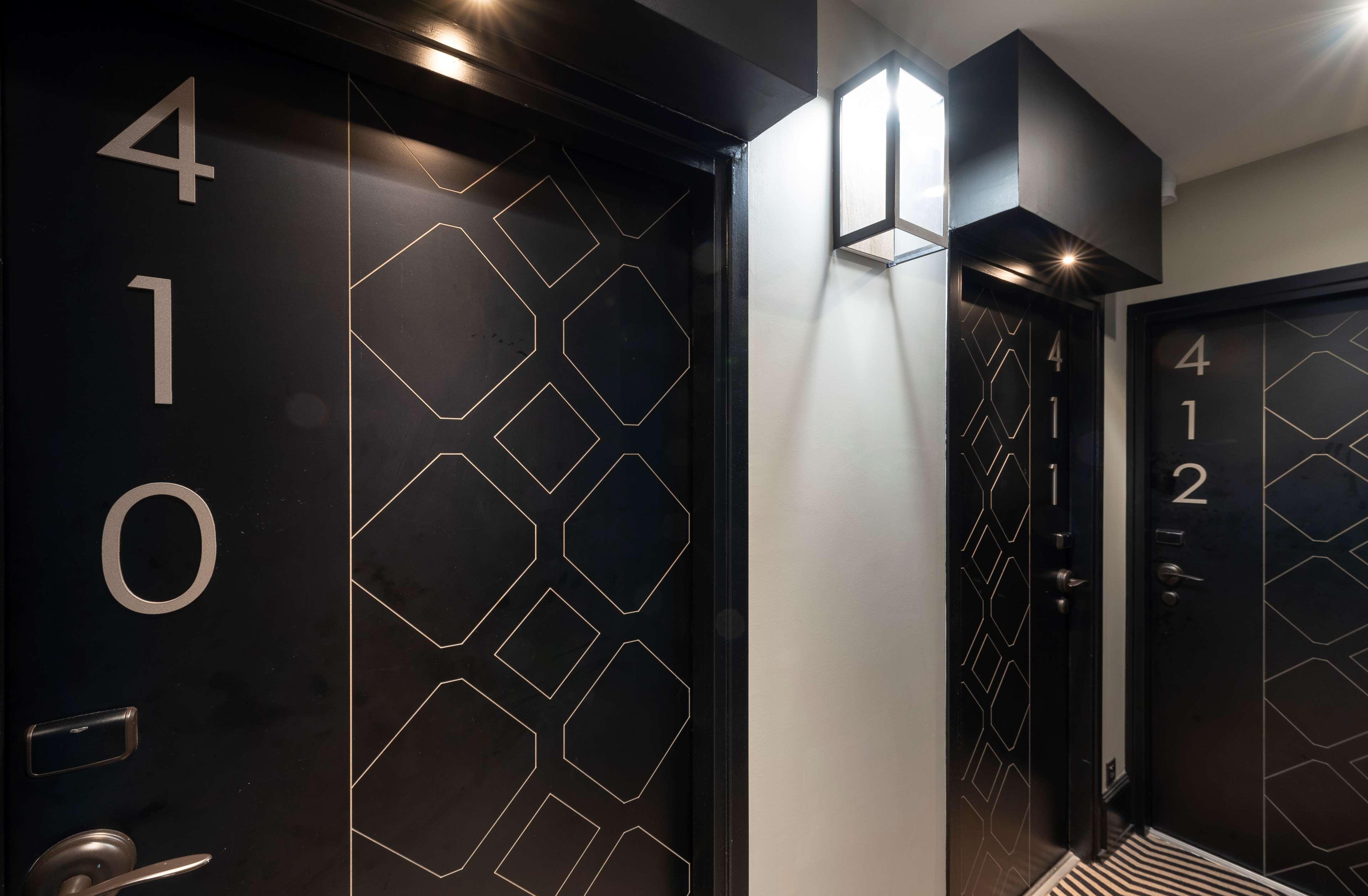 Western La Joliette Hotel 4*