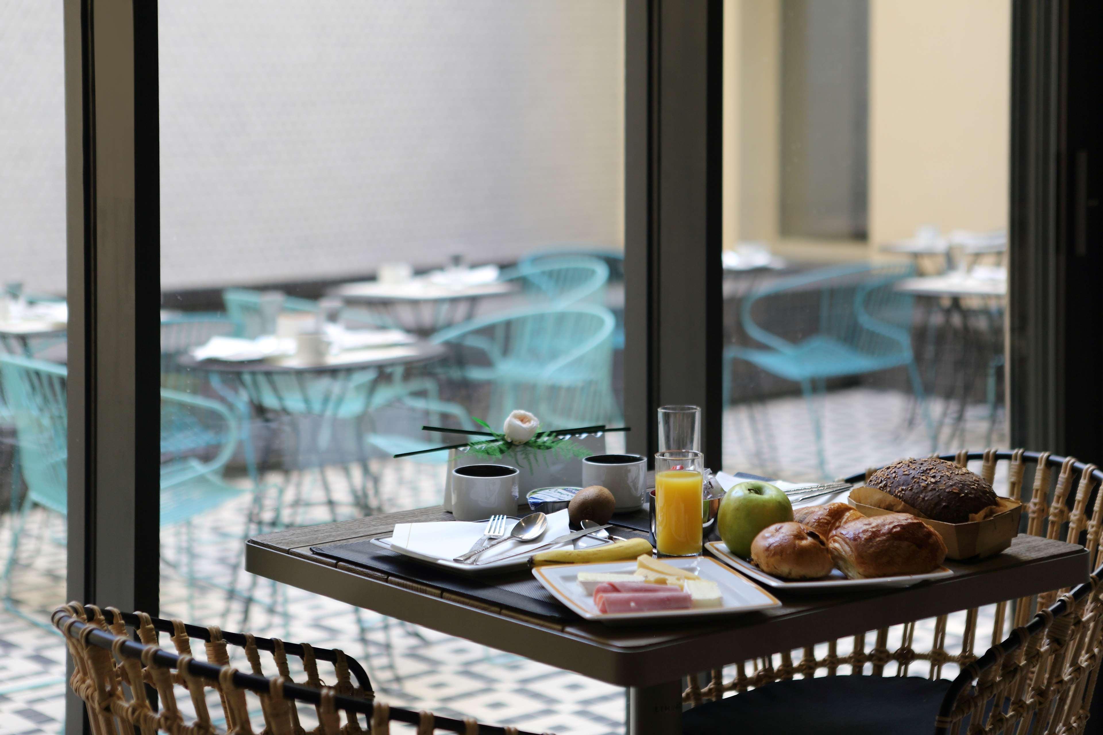 Western La Joliette Hotel 4*